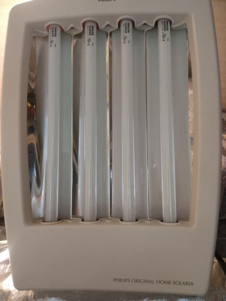 Philips gezichtsbruiner als nieuw 20 euro, Ophalen, Zo goed als nieuw, Gezichtsbruiner, Minder dan 10 lampen