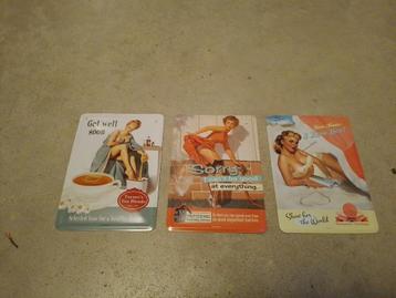 3 blikken (reclame) bordjes beschikbaar voor biedingen