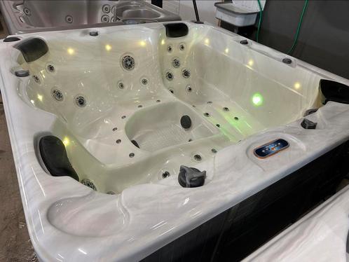 Sunspa 5 persoons 2 ligplaatsen, Tuin en Terras, Bubbelbaden en Hottubs, Nieuw, Filter, Ophalen