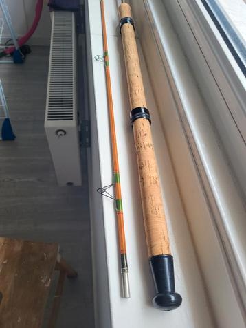 Splitcane hengeltje.  beschikbaar voor biedingen