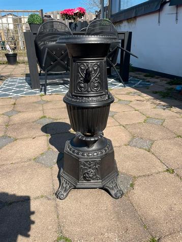 Aangeboden gietijzeren potkachel in erg mooie staat! beschikbaar voor biedingen