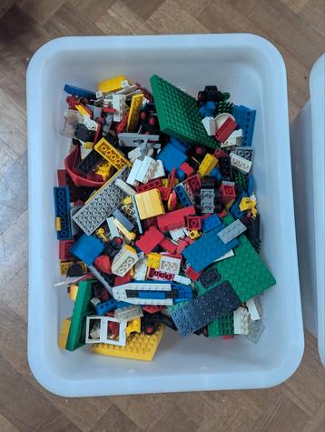 9,5 kg lego inclusief grondplaten beschikbaar voor biedingen