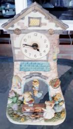 Staand polystone klokje met varkentjes, Huis en Inrichting, Woonaccessoires | Klokken, Ophalen, Nieuw, Staande klok
