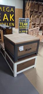 Salon Tafel (bruin), Ophalen