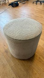 Boucle wit poef, Huis en Inrichting, Banken | Voetenbanken en Poefen, Ophalen, Zo goed als nieuw, Rond, Minder dan 50 cm