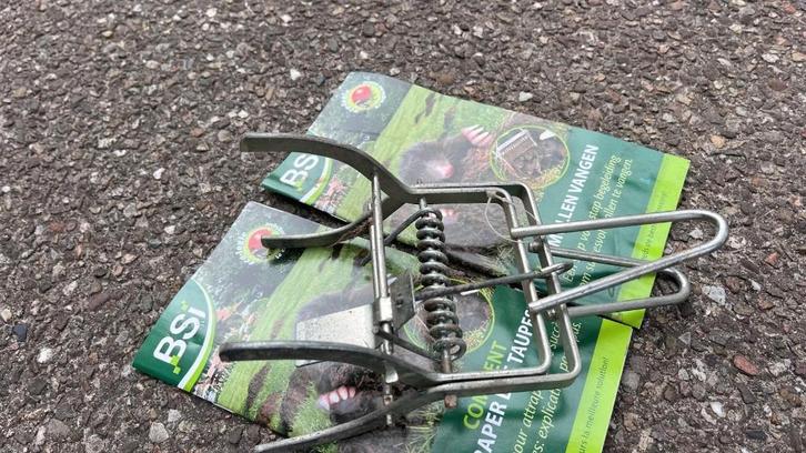 BSI set tegen mollen – korrels, zakjes & val, Tuin en Terras, Bestrijdingsmiddelen, Gebruikt, Ongediertebestrijding, Ophalen