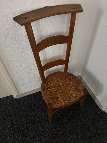 Bidstoelttje antiek beschikbaar voor biedingen