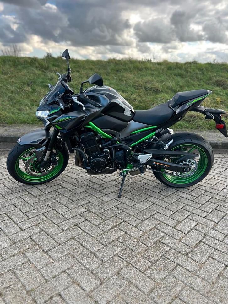 Kawasaki Z900 - BJ 2023 Weinig KM, Motoren, Motoren | Overige merken, Particulier, Naked bike, meer dan 35 kW, 4 cilinders, Motorrijbewijs A