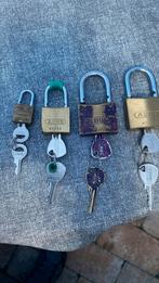 Hangslot met reserve sleutel, Doe-het-zelf en Verbouw, Hang- en Sluitwerk, Ophalen of Verzenden, Zo goed als nieuw, Slot