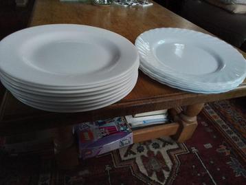 Servies , + bestek ,+ pannenset, 13 delig  beschikbaar voor biedingen