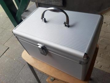 CD-koffertje, CD, DVD luxe aluminium koffertje beschikbaar voor biedingen