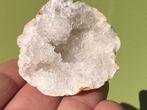 Bergkristal geode mineralen, Verzamelen, Mineralen en Fossielen, Ophalen of Verzenden, Mineraal