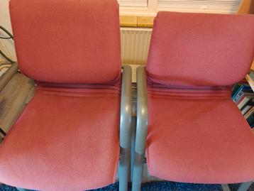 2 Comforto vergaderstoelen 