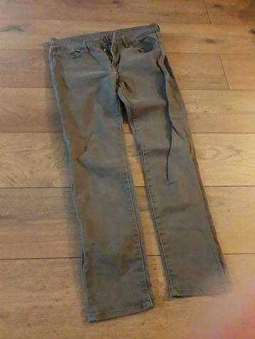 Khaki kleur broek van GAP maat 29 beschikbaar voor biedingen