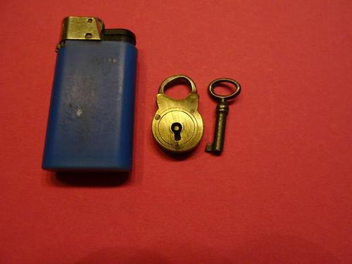 OUD ANTIEK KOPER MINI HANGSLOTJE HANGSLOT SLOTJE SLEUTEL, Antiek en Kunst, Curiosa en Brocante, Ophalen of Verzenden