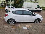 Opel Astra 1.4 Ecotec 74KW 5-D 2013 Wit, Auto's, Opel, Voorwielaandrijving, 65 €/maand, 4 cilinders, 100 pk