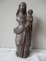 Antiek houtsnijwerk, Madonna met het Kind, Ophalen