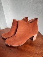 Suède enkellaarsjes 39 Mint & Berry., Kleding | Dames, Bruin, Lage of Enkellaarzen, Ophalen of Verzenden, Zo goed als nieuw