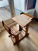 Vintage houten schoolbureau met stoeltje, Huis en Inrichting, Ophalen, Gebruikt, Bureau