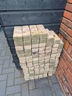 102 gele steentjes, Ophalen, Gebruikt, Beton, Klinkers