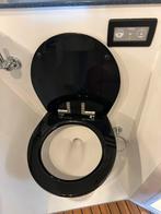 Elektrisch boot toilet met vermaler met niewe bedingspaneel, Watersport en Boten, Ophalen of Verzenden, Zo goed als nieuw, Kombuis en Sanitair