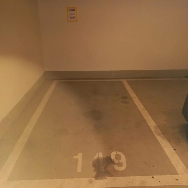 PER DIRECT TE HUUR MOTORFIETS PARKEERPLAATS ROTTERDAM., Auto diversen, Autostallingen en Garages