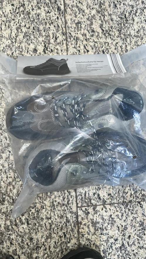 Safety Werkschoenen – Powered Steel – Maat 42, Doe-het-zelf en Verbouw, Hang- en Sluitwerk, Zo goed als nieuw, Overige typen, IJzer