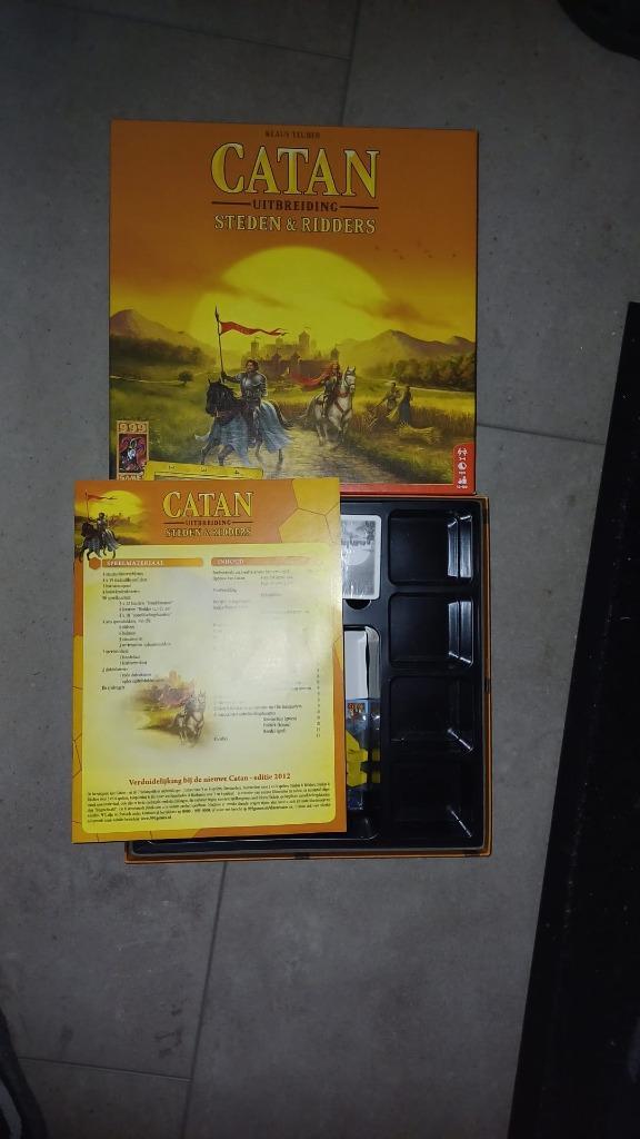 bordspel plastic versie Catan Steden en Ridders 999 games, Hobby en Vrije tijd, Gezelschapsspellen | Bordspellen, Nieuw, Een of twee spelers