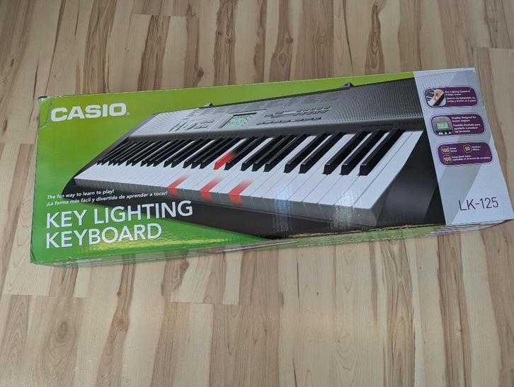 Casio LK-125: Keyboard met oplichtende toetsen, Muziek en Instrumenten, Keyboards, Gebruikt, 61 toetsen, Casio, Ophalen