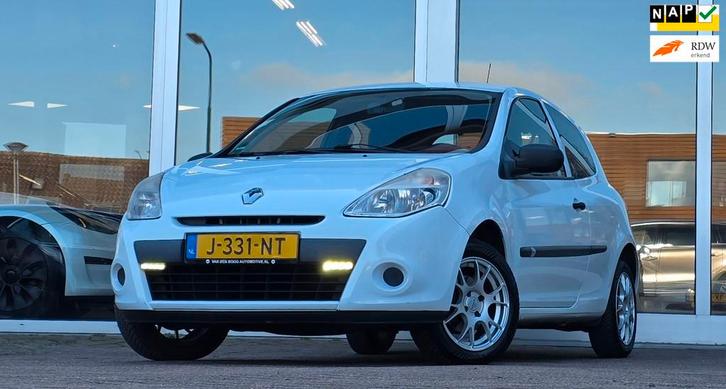 Renault Clio 1.2i Acces Airco Bluetooth Nieuwe Allseason Ban, Auto's, Renault, Bedrijf, Te koop, Clio, ABS, Airbags, Boordcomputer
