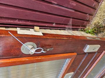 Buitendeur beschikbaar voor biedingen