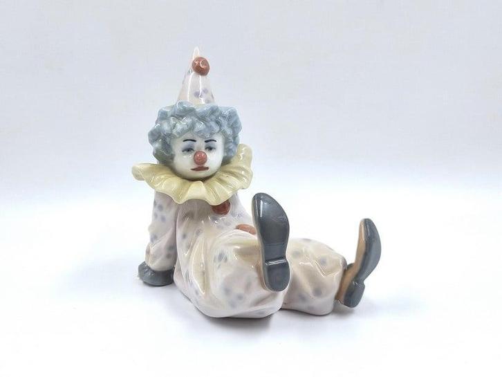 Lladro clown 'Tired Friend' #5812, Verzamelen, Beelden en Beeldjes, Zo goed als nieuw, Overige typen, Verzenden