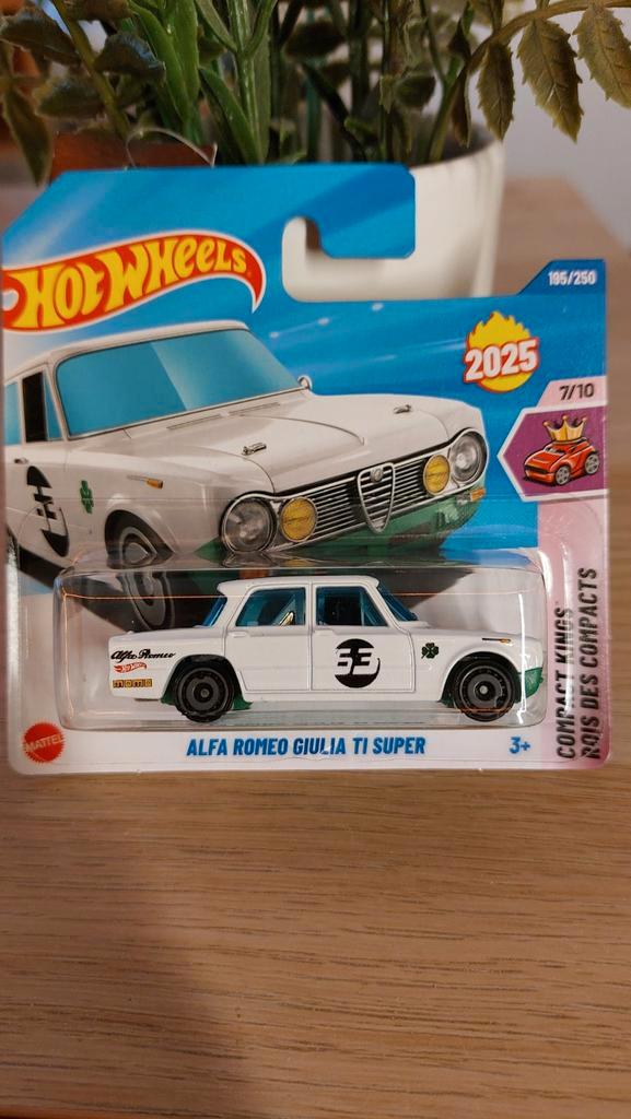 Hot Wheels Alfa Romeo Giulia TI Super - Compact Kings, Hobby en Vrije tijd, Modelauto's | Overige schalen, Zo goed als nieuw, Auto