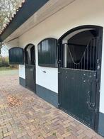 Twee stallen met weide in eigen beheer, Dieren en Toebehoren, Stalling en Weidegang