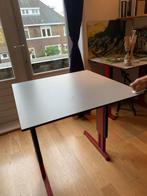 Bureautafel 2 stuks, rood metalen frame, Huis en Inrichting, Tafels | Eettafels, Ophalen, Gebruikt, 50 tot 100 cm, Vierkant
