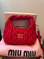 Mooie rode Miu Miu tas - Nieuw!, Sieraden, Tassen en Uiterlijk, Tassen | Damestassen, Ophalen of Verzenden, Nieuw, Rood, Handtas