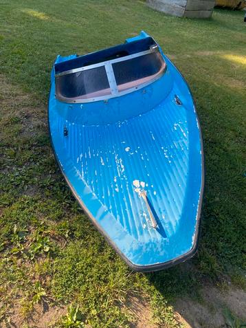 Spitfire speedbootje met Mariner 4 pk 2 takt motor beschikbaar voor biedingen