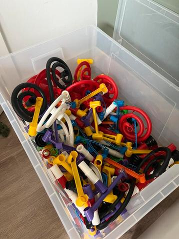 Grote bak vol met Migoga marble run onderdelen knikkerbaan  beschikbaar voor biedingen