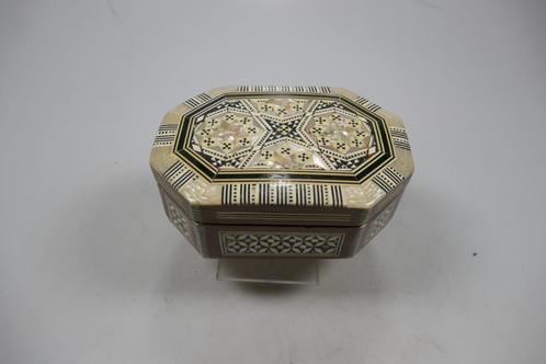 Prachtig met de hand gemaakt sieraden doosje met parelmoer., Antiek en Kunst, Curiosa en Brocante, Ophalen of Verzenden