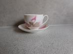 Kop en schotel New Bone China Lathyrus Margriet, Ophalen of Verzenden, Zo goed als nieuw, Overige stijlen, Kop(pen) en/of Schotel(s)