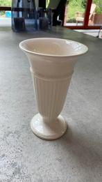 Wedgeqood vaas 20 cm hoog, Overige kleuren, Aardewerk of Porselein, Ophalen of Verzenden, Zo goed als nieuw