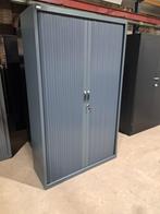 Grijze metalen roldeurkast met 4 legborden. Met sleutel, Ophalen, Gebruikt, 100 tot 150 cm, Metaal