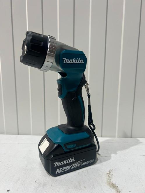 Makita DML808 18V LED Zaklamp – Zo goed als nieuw, Doe-het-zelf en Verbouw, Bouwverlichting, Zo goed als nieuw, Minder dan 50 watt