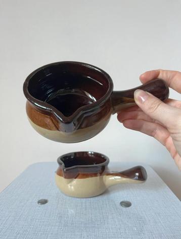 Set van 2 vintage saus/jusbakjes, 7,5x15,5cm. Soepkom kan beschikbaar voor biedingen