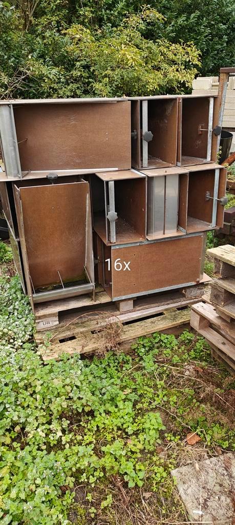 14x Voederbakken voor Biggen - Trespa/RVS, Dieren en Toebehoren, Schapen, Geiten en Varkens