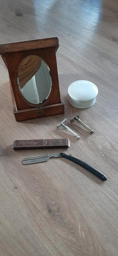 Houten scheer kistje, Antiek en Kunst, Antiek | Overige Antiek, Ophalen