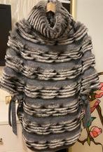 Chinchilla - Rex  konijn poncho met sjaaltje, Kleding | Dames, Ophalen of Verzenden, Nieuw, Maat 38/40 (M), Grijs