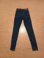 Dames levi broek, Blauw, Ophalen of Verzenden, W28 - W29 (confectie 36), Levi’s