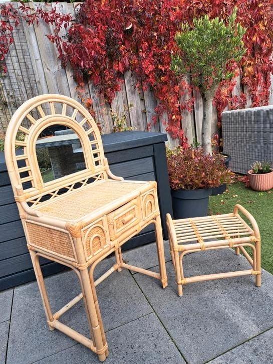 ** Mooie rotan kaptafel voor uw dochtertje, Kinderen en Baby's, Kinderkamer | Tafels en Stoelen, Gebruikt, Tafel(s) en Stoel(en)