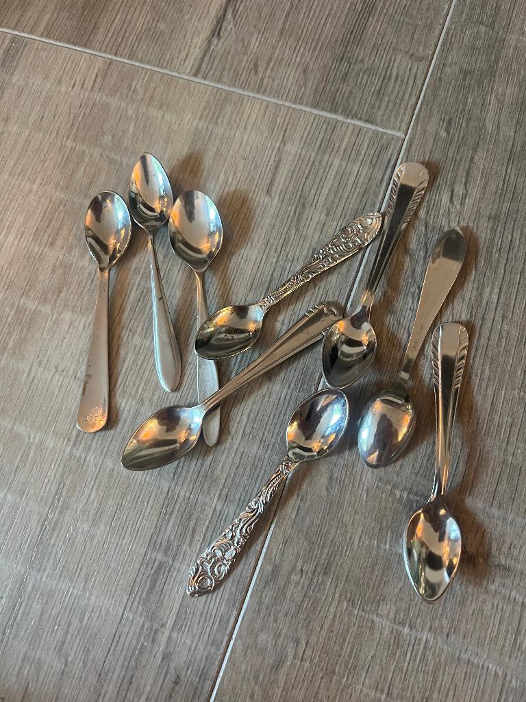 Vintage antieke zilverkleurige lepeltjes lepels kop schotel, Ophalen of Verzenden